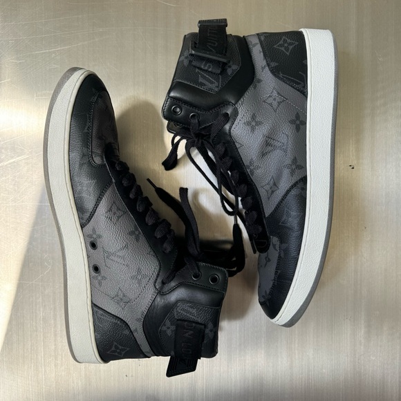 Louis Vuitton Rivoli Sneaker Boot in Monogram Eclipse - Picture 3 of 5
